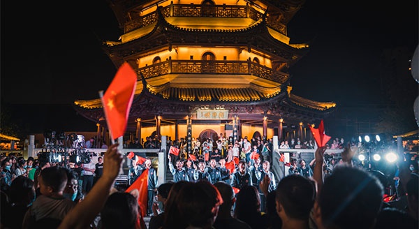 燃！快閃唱響《我和我的祖國》，國慶小長假樂游里運(yùn)河！